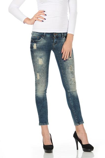 How Clothing Fabric Affects Fit